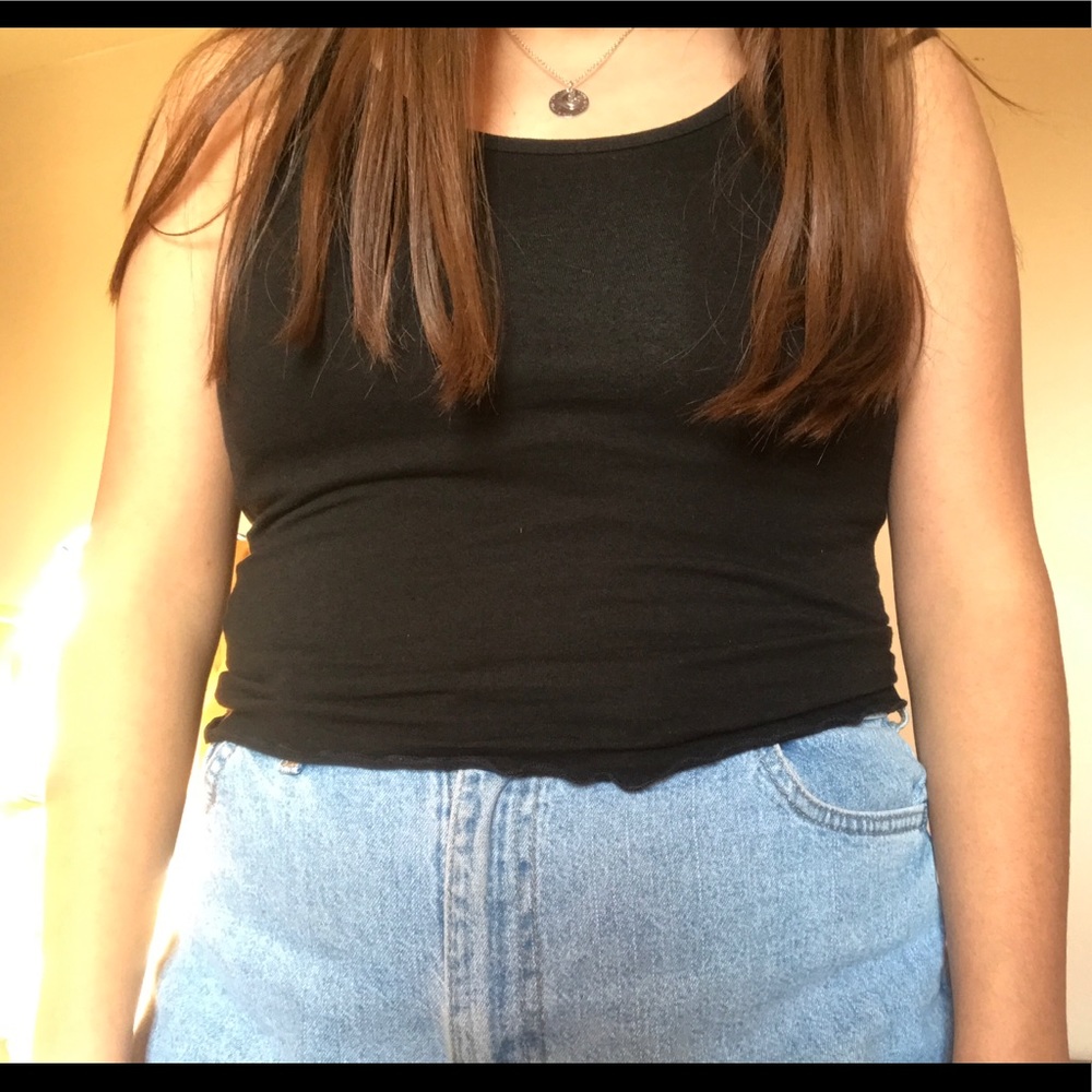 super cute crop top w wavy style at the bottom